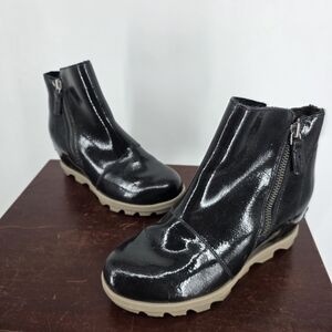 Sorel Joan Of Artic 2 Size 5 Black Glossy Boots